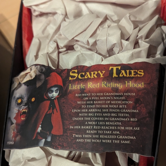Living Dead Doll - Red Riding Hood - Picture 6 of 8